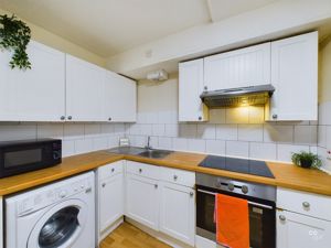 kitchen - click for photo gallery